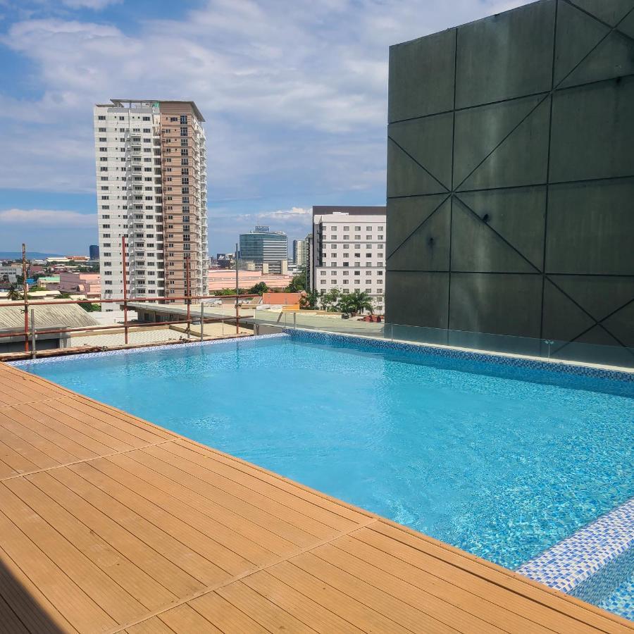 Inspiria Condo Free Airport Pickup For 3 Nights Stay Or More 达沃 外观 照片